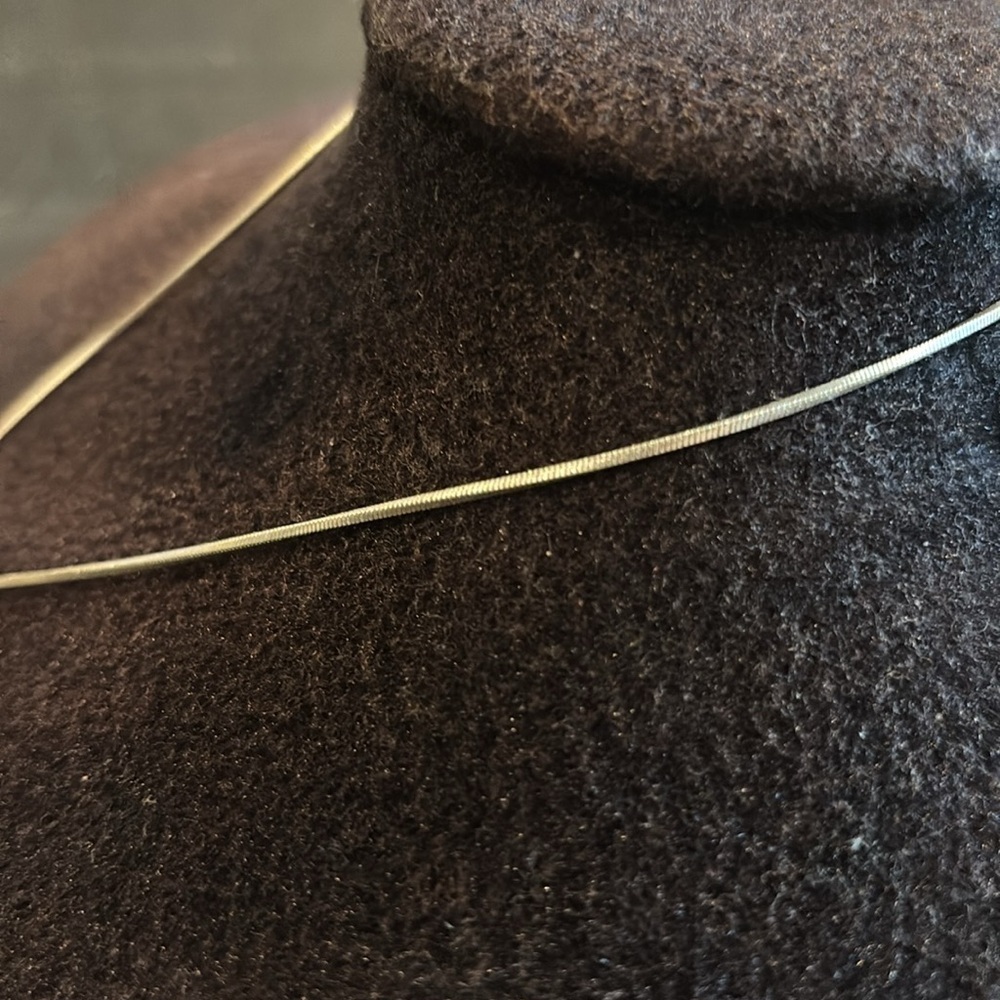 Elegant Silver Pearl Necklace - Picture 4 of 6